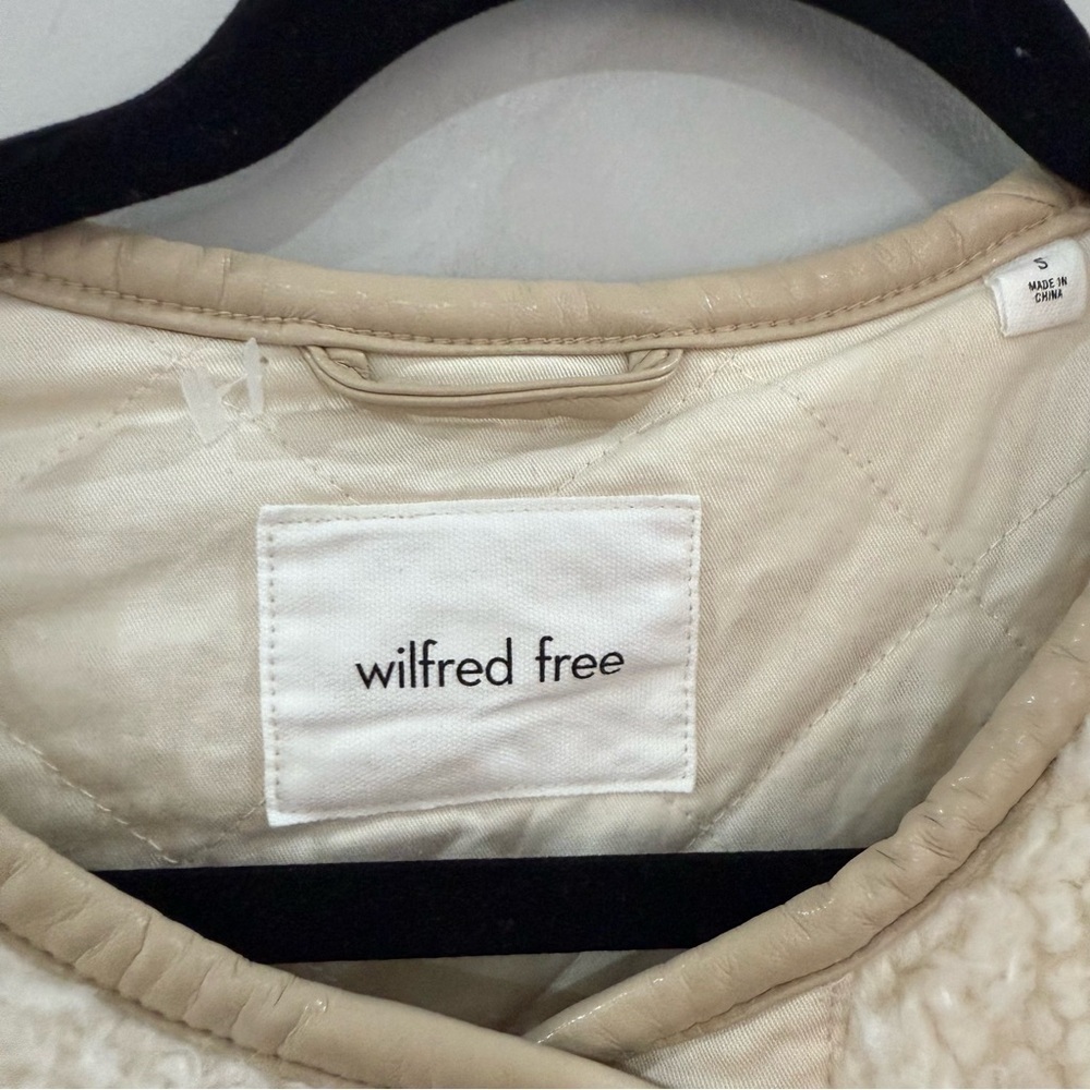 Aritzia Wilfred One Jacket River Sherpa Button Down in Birch White - Picture 6 of 6